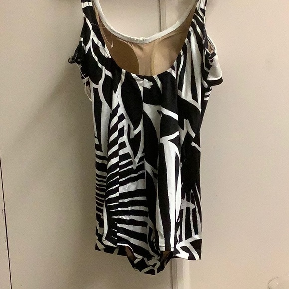 NWT Siren sz46 Orig$55 One piece. Sliming suit. - Picture 3 of 5